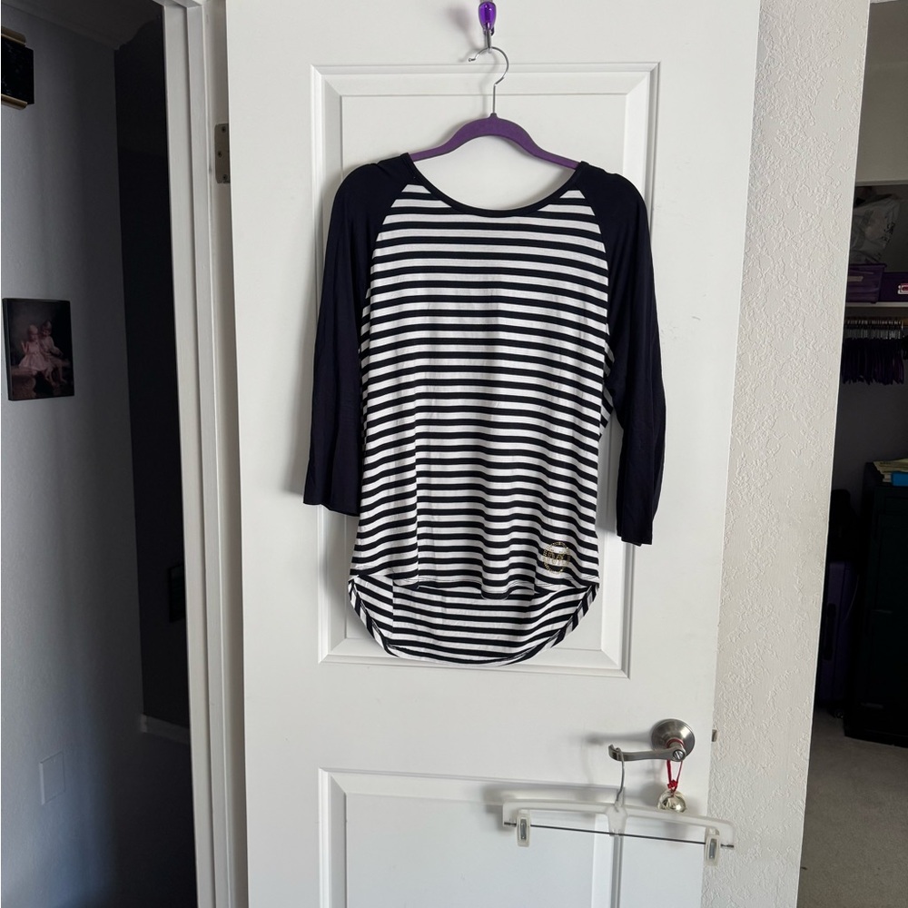 M KORS, navy/wht, hi/low, stretchy, gentle wear
